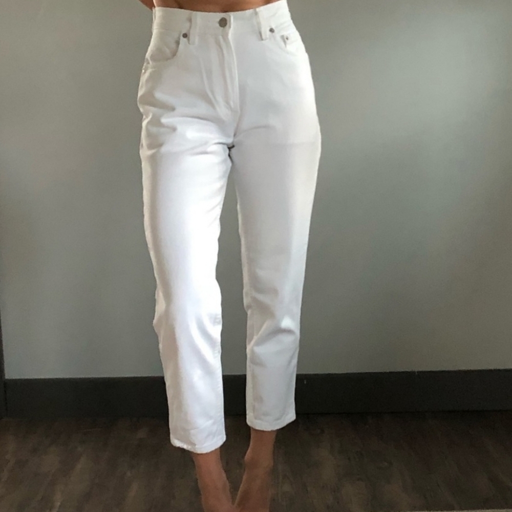 Levi's vtg 550 | ankle cropped | white denim jeans